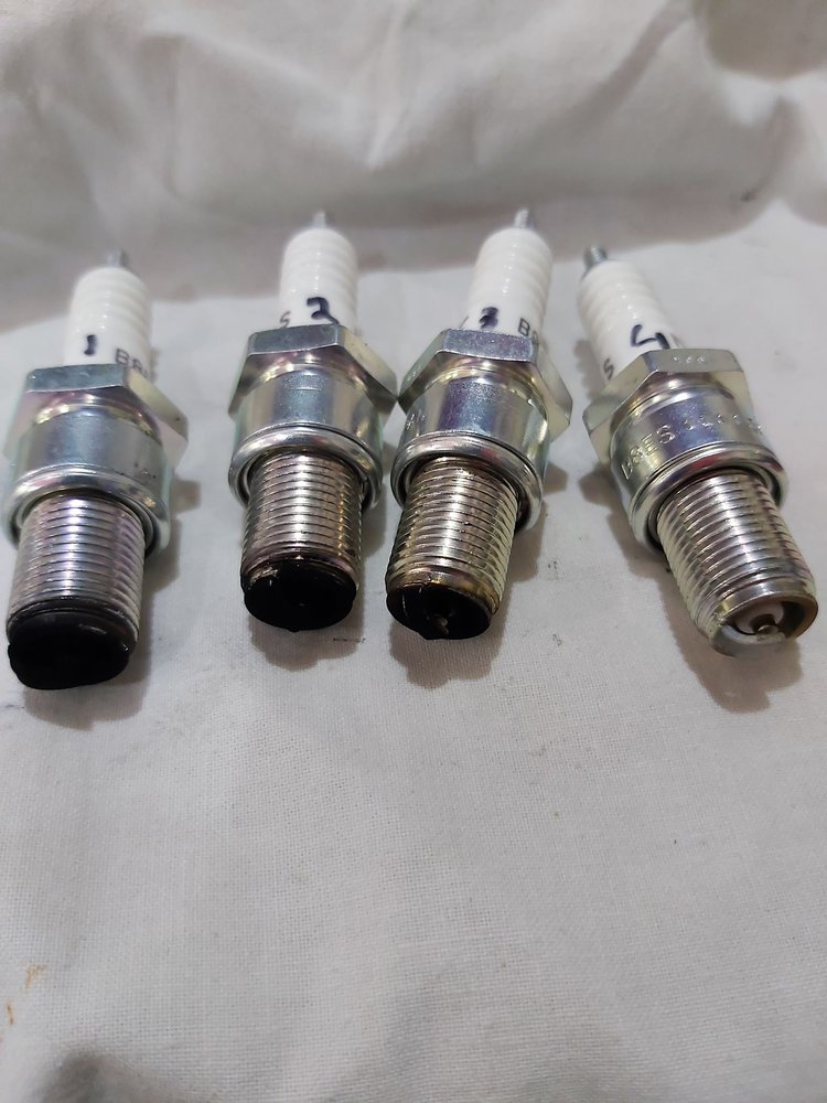 Plugs Z1.jpg